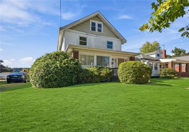 Photo 3 of Single family home for sale at 411 Riverview Dr, New Kensington, PA 15068 | MLS# 1776737 | Listing updated on 2026-10-11