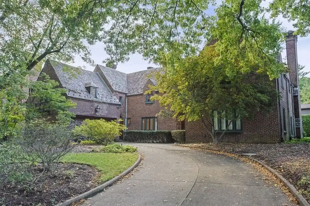Photo 1 of Single family home for sale at 5914 Braeburn Pl, Squirrel Hill, PA 15232 | MLS# 1777003 | Listing updated on 2026-10-24