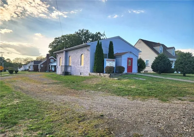 Photo 2 of Single family home for sale at 1512 Jackson Ave, New Castle, PA 16101 | MLS# 1777059 | Listing updated on 2026-09-30