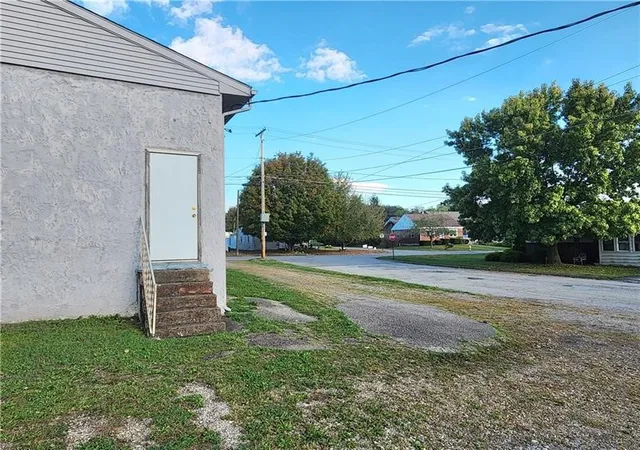 Photo 4 of Single family home for sale at 1512 Jackson Ave, New Castle, PA 16101 | MLS# 1777059 | Listing updated on 2026-09-30