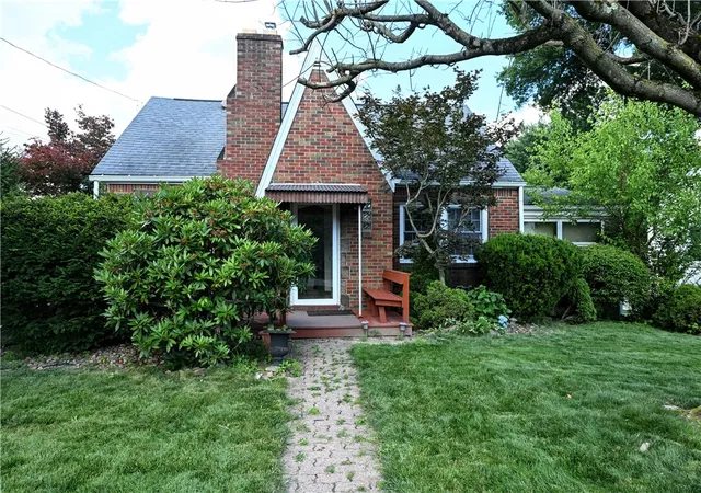 Photo 1 of Single family home for sale at 319 High St, Elizabeth Twp/boro, PA 15037 | MLS# 1777082 | Listing updated on 2026-10-01