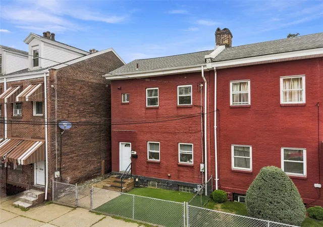 Photo 1 of Single family home for sale at 117 44th Street, Lawrenceville, PA 15201 | MLS# 1777086 | Listing updated on 2026-10-01