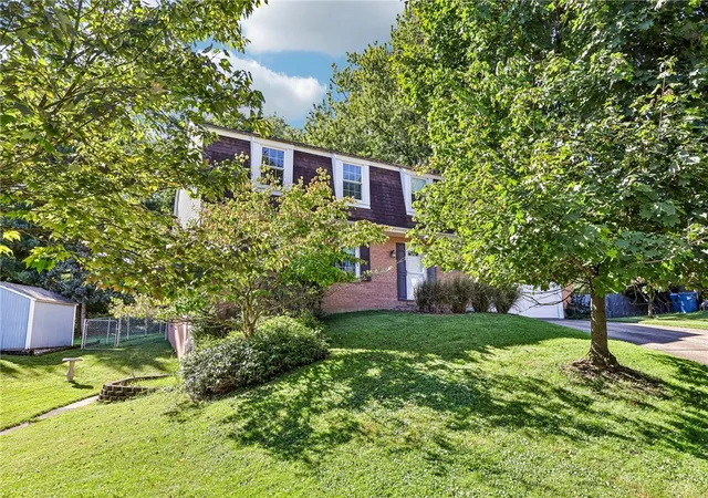 Photo 3 of Single family home for sale at 134 Peridot Dr, Verona, PA 15147 | MLS# 1777083 | Listing updated on 2026-10-04