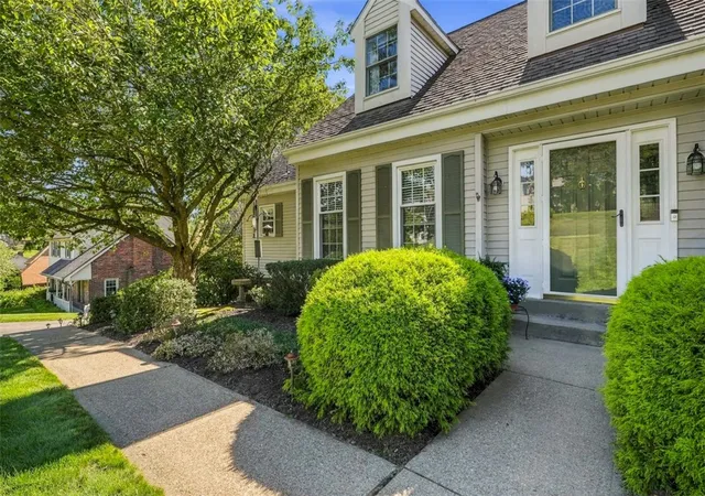 Photo 3 of Single family home for sale at 2513 Alydar Dr, Franklin Park, PA 15090 | MLS# 1776271 | Listing updated on 2026-10-06