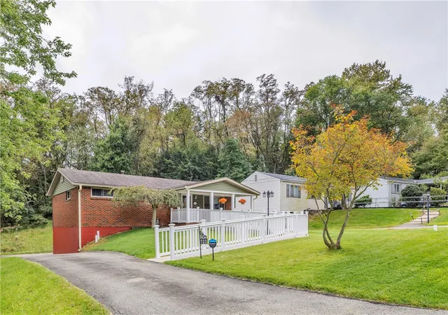 Photo 1 of Single family home for sale at 725 Bilberry Rd, Monroeville, PA 15146 | MLS# 1777022 | Listing updated on 2026-10-06