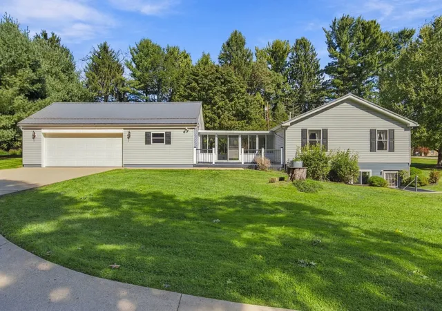 Photo 2 of Sale Pending at 203 N Woodlawn Rd, Twp Of But Nw, PA 16001 | MLS# 1777127 | Listing updated on 2026-10-11