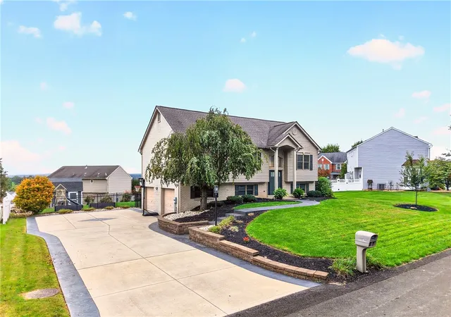 Photo 3 of Single family home for sale at 143 Janyce Dr, Hempfield Twp, PA 15601 | MLS# 1777100 | Listing updated on 2026-10-04