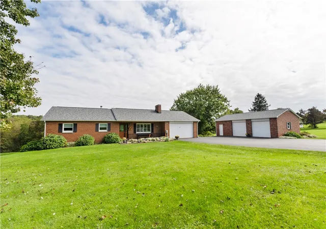 Photo 1 of Single family home for sale at 760 Mercer Rd, Center Twp, PA 16001 | MLS# 1776884 | Listing updated on 2026-10-04