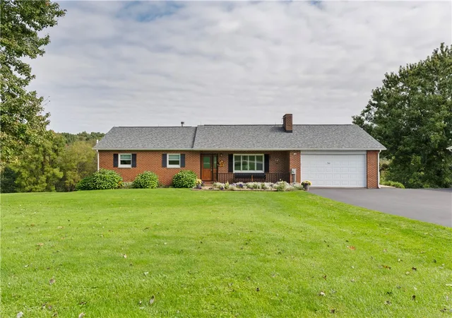 Photo 2 of Single family home for sale at 760 Mercer Rd, Center Twp, PA 16001 | MLS# 1776884 | Listing updated on 2026-10-04