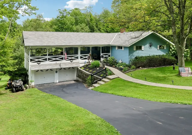 Photo 1 of Single family home for sale at 233 Stoup Rd, Adams Twp, PA 16046 | MLS# 1777143 | Listing updated on 2026-10-02