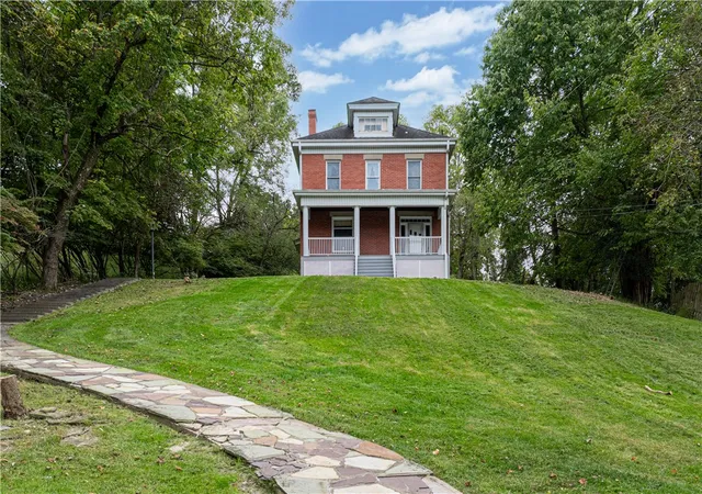 Photo 1 of Single family home for sale at 98 Acheson Ave, City Of Washington, PA 15301 | MLS# 1776618 | Listing updated on 2026-10-02