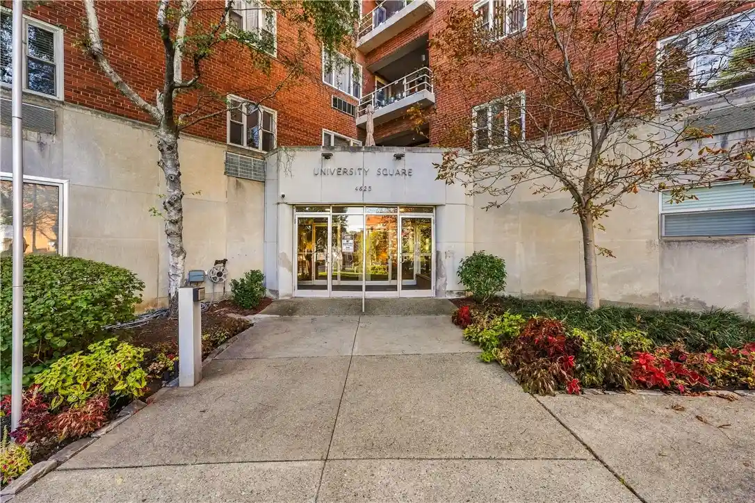 Listing Photo 2 - Condo for sale in 4625 5Th Ave located at 4625 5Th Ave, Oakland, PA 15213 - Unit #205