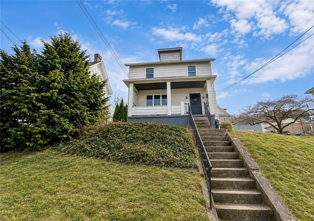 Photo 1 of Single family home for sale at 746 6th Avenue, Coraopolis, PA 15108 | MLS# 1777144 | Listing updated on 2026-10-01