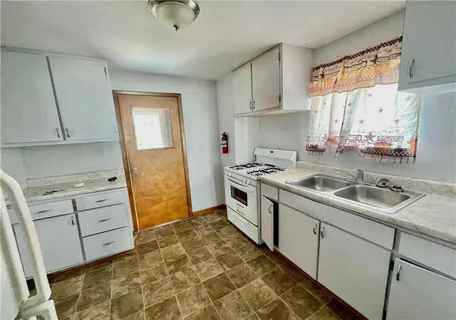 Photo 3 of Single family home for sale at 746 6th Avenue, Coraopolis, PA 15108 | MLS# 1777144 | Listing updated on 2026-10-01