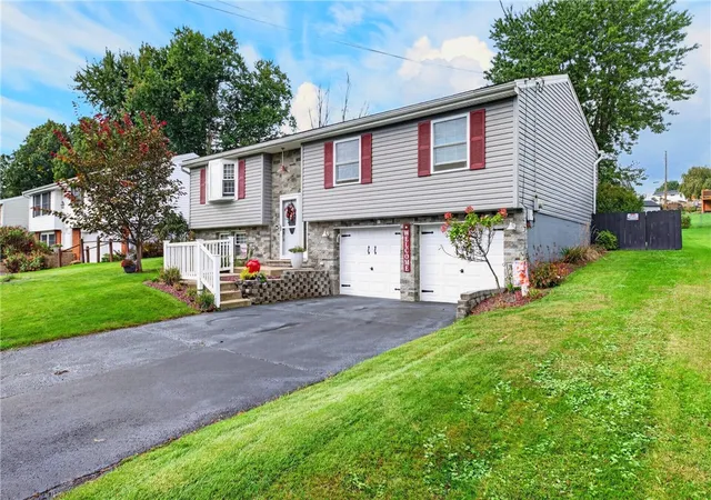 Photo 2 of Single family home for sale at 40 Fosterville Rd, Hempfield Twp, PA 15601 | MLS# 1777166 | Listing updated on 2026-10-01