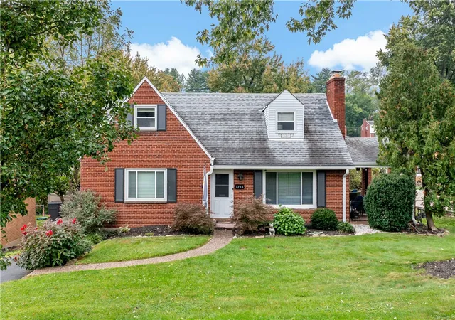Photo 1 of Single family home for sale at 1238 Lakemont Dr, Mt Lebanon, PA 15243 | MLS# 1777178 | Listing updated on 2026-10-05