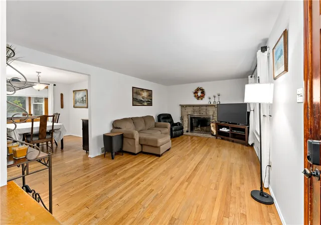 Photo 2 of Single family home for sale at 1238 Lakemont Dr, Mt Lebanon, PA 15243 | MLS# 1777178 | Listing updated on 2026-10-05