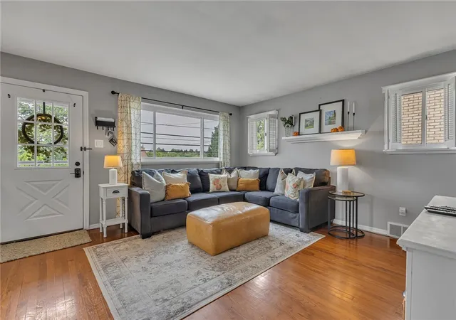 Photo 3 of Single family home for sale at 134 2nd Avenue, Ross Twp, PA 15229 | MLS# 1777171 | Listing updated on 2026-10-06