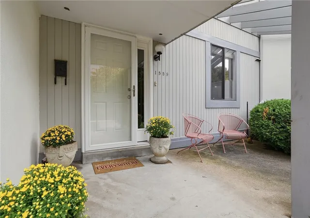 Photo 2 of Sale Pending at 1559 Pinehurst Dr, Upper St Clair, PA 15241 | MLS# 1776792 | Listing updated on 2026-10-01
