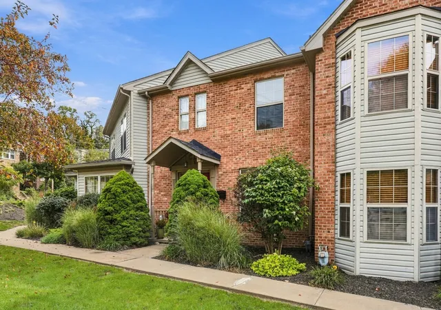 Photo 3 of Townhouse for sale at 111 Baywood Ave, Mt Lebanon, PA 15228 | MLS# 1777195 | Listing updated on 2026-10-05