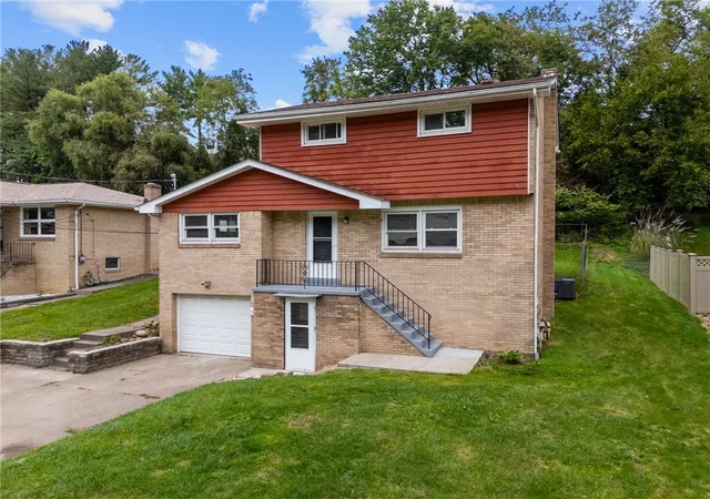 Photo 3 of Single family home for sale at 4710 Bowes Ave, West Mifflin, PA 15122 | MLS# 1776725 | Listing updated on 2026-10-02