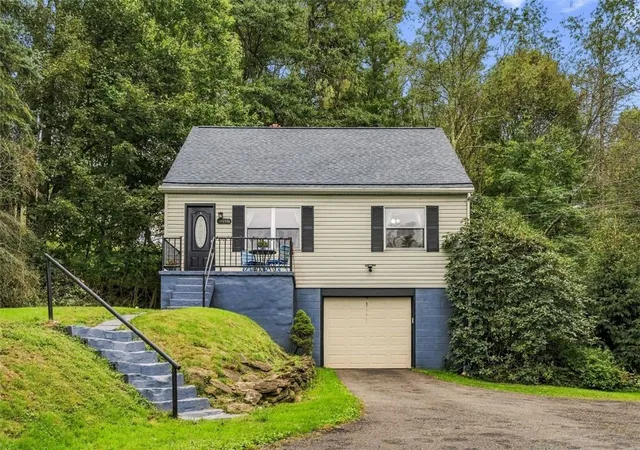 Photo 1 of Single family home for sale at 4016 Gibsonia Rd, Richland, PA 15044 | MLS# 1777234 | Listing updated on 2026-10-05