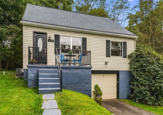Photo 2 of Single family home for sale at 4016 Gibsonia Rd, Richland, PA 15044 | MLS# 1777234 | Listing updated on 2026-10-05