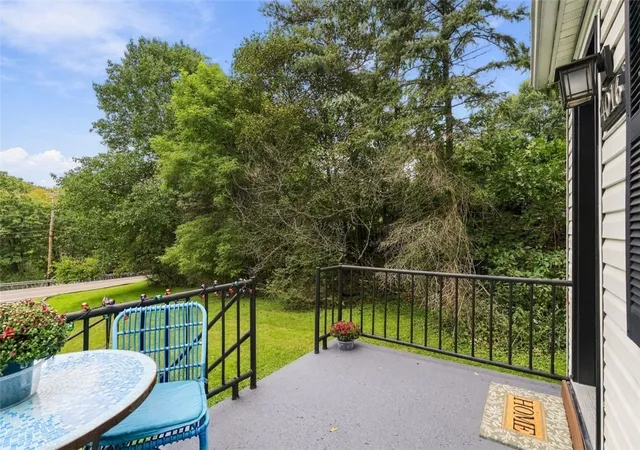 Photo 3 of Single family home for sale at 4016 Gibsonia Rd, Richland, PA 15044 | MLS# 1777234 | Listing updated on 2026-10-05