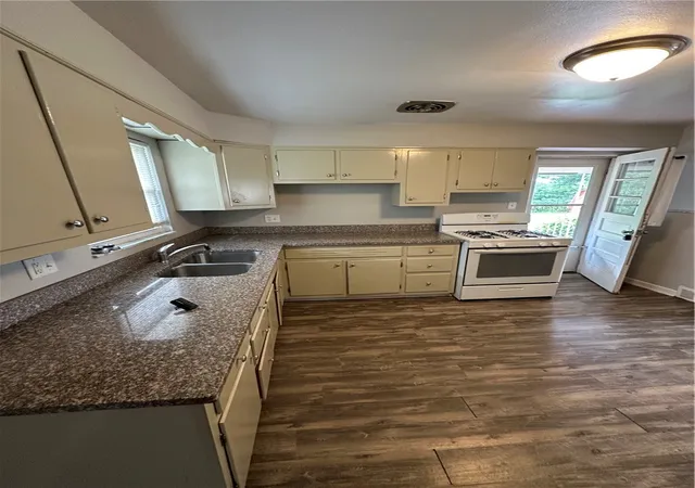 Photo 2 of Single family home for sale at 609 Garfield Ave, Heidelberg, PA 15106 | MLS# 1777254 | Listing updated on 2026-10-05