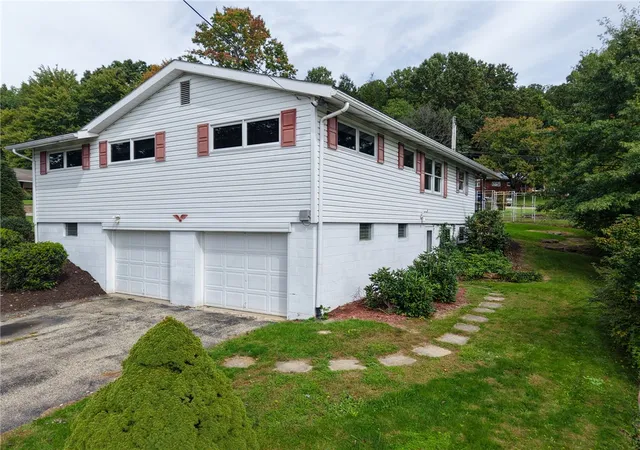 Photo 3 of Single family home for sale at 1840 Water St, White Twp, PA 15701 | MLS# 1777270 | Listing updated on 2026-10-06