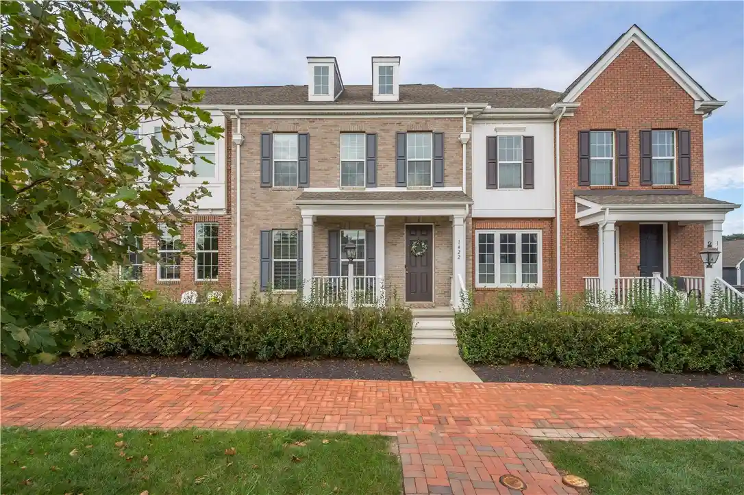 Townhouse for sale at 1422 Hastings Crescent, South Fayette, PA 15017 | MLS# 1777222