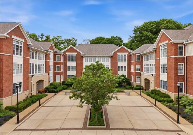 Photo 1 of Condo for sale at 1219 Crescent Pl #2D, Squirrel Hill, PA 15217 | MLS# 1777307 | Listing updated on 2026-10-02