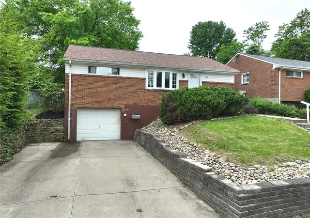 Photo 2 of Single family home for sale at 433 Ridgemont Dr, Pittsburgh, PA 15220 | MLS# 1777351 | Listing updated on 2026-10-02