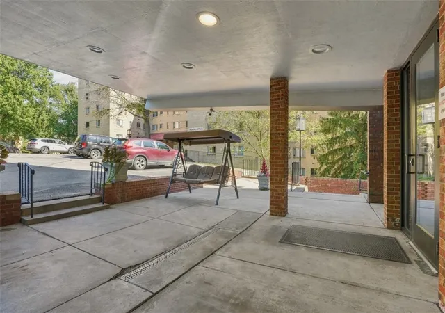 Photo 2 of Condo for sale at 5 Bayard Rd #300, Pittsburgh, PA 15213 | MLS# 1777064 | Listing updated on 2026-10-06