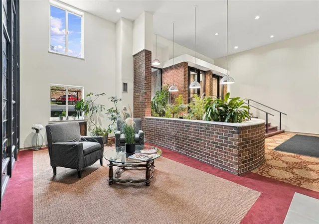 Photo 4 of Condo for sale at 5 Bayard Rd #300, Pittsburgh, PA 15213 | MLS# 1777064 | Listing updated on 2026-10-06