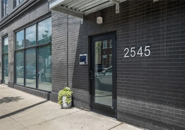 Listing Photo 2 - Condo for sale in building located at 2545 Penn Ave, Pittsburgh, PA 15222 - Unit #504