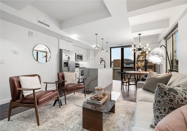 Listing Photo 4 - Condo for sale in building located at 2545 Penn Ave, Pittsburgh, PA 15222 - Unit #504