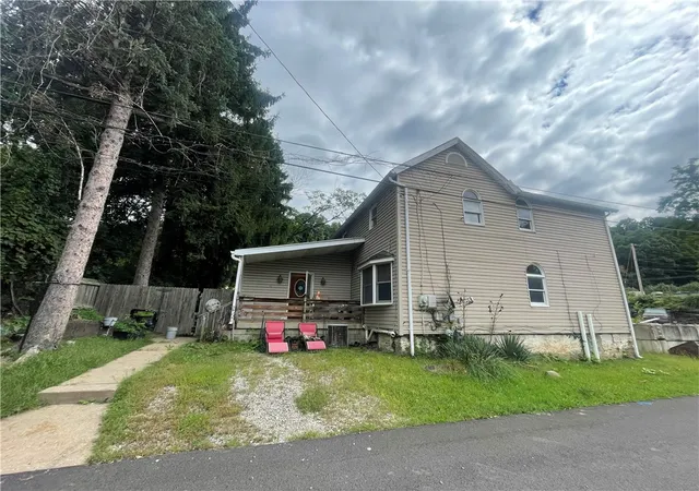 Photo 1 of Single family home for sale at 108 Sylvan St, Verona, PA 15147 | MLS# 1777494 | Listing updated on 2026-10-03