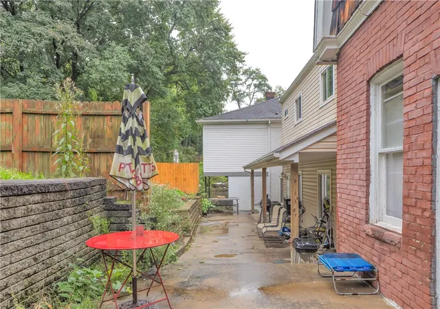 Photo 3 of Single family home for sale at 2819 Shawhan Ave, Brookline, PA 15226 | MLS# 1777425 | Listing updated on 2026-10-06