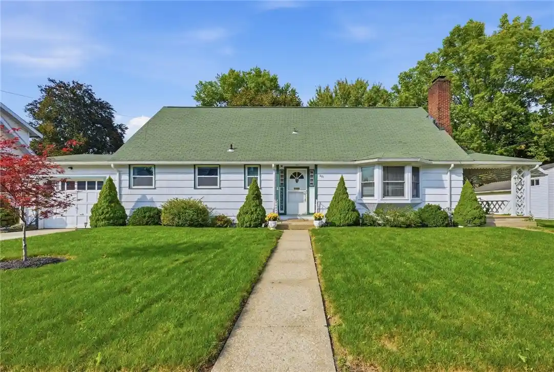Photo 1 of Single family home for sale at 221 E Edgewood Ave, New Castle, PA 16105 | MLS# 1776786 | Listing updated on 2026-10-24