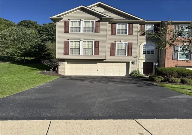 Photo 2 of Townhouse for sale at 710 Bush Dr, Adams Twp, PA 16046 | MLS# 1777338 | Listing updated on 2026-10-03