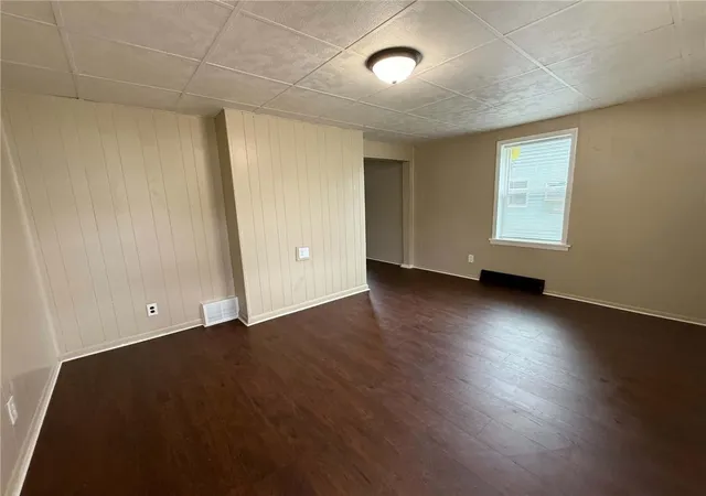 Photo 3 of Single family home for sale at 411 East Ave, Allison, PA 15413 | MLS# 1777132 | Listing updated on 2026-10-03