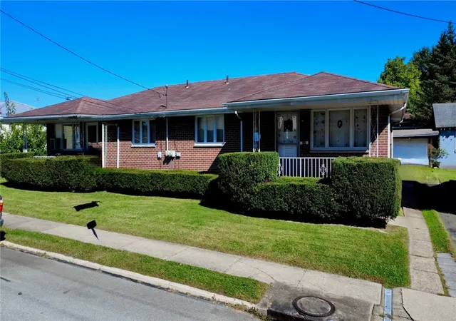 Photo 3 of Multi family home for sale at 134 136 James St, Springdale, PA 15144 | MLS# 1777532 | Listing updated on 2026-10-03