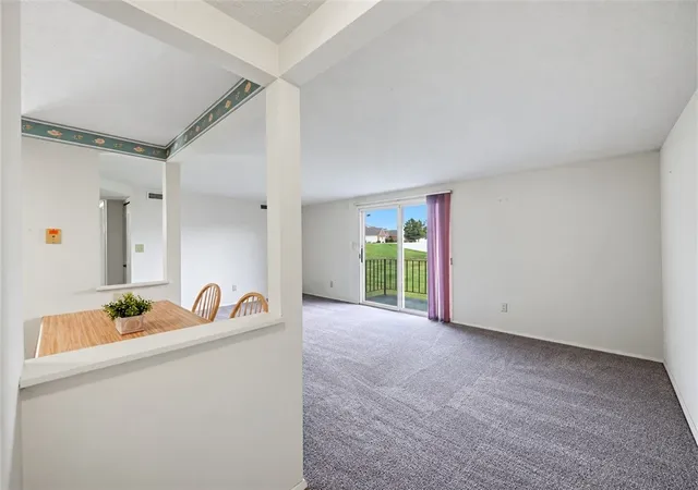Listing Photo 5 - Condo for sale in building located at 1632 Jefferson Ridge Dr, Clairton, PA 15025