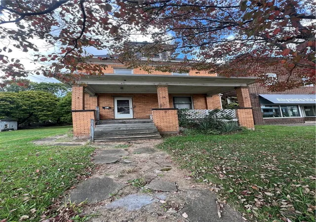 Photo 1 of Single family home for sale at 1031 E Washington St, New Castle, PA 16101 | MLS# 1777552 | Listing updated on 2026-10-04