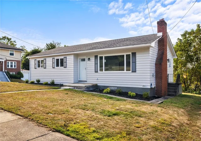 Photo 1 of Single family home for sale at 126 E Edison Ave, New Castle, PA 16101 | MLS# 1777096 | Listing updated on 2026-10-04