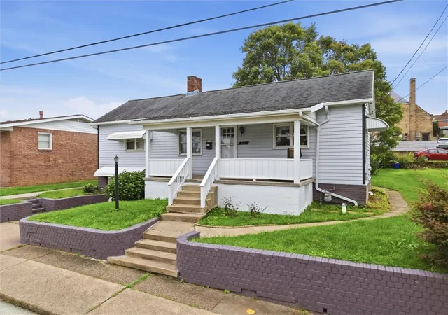 Photo 1 of Single family home for sale at 814 Graham St, Belle Vernon, PA 15012 | MLS# 1776652 | Listing updated on 2026-10-04