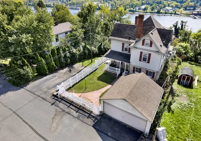 Photo 3 of Single family home for sale at 35 Solomon St, Belle Vernon, PA 15012 | MLS# 1777559 | Listing updated on 2026-10-10