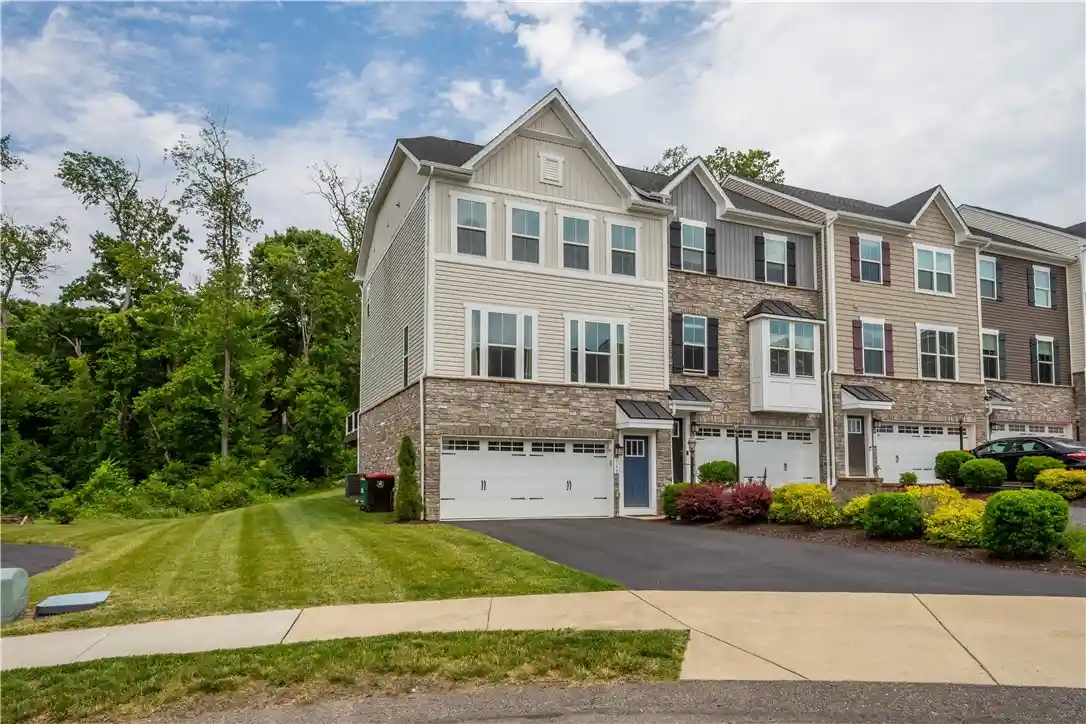 Townhouse for sale at 160 Cole Dr, Robinson Twp, PA 15136 | MLS# 1777604