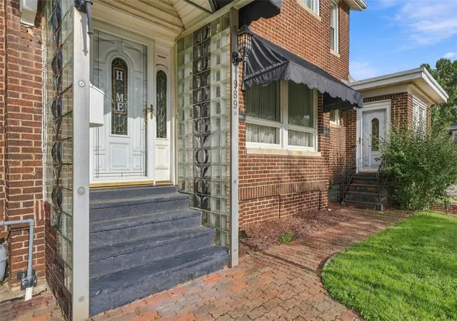 Photo 3 of Single family home for sale at 989 Ohio Ave, Midland Boro, PA 15059 | MLS# 1777050 | Listing updated on 2026-10-10